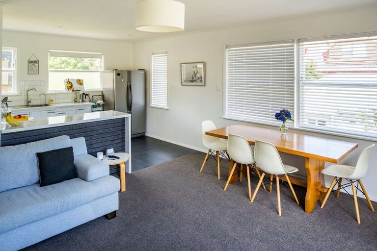 Photo of property in 34 Ranui Terrace, Tawa, Wellington, 5028