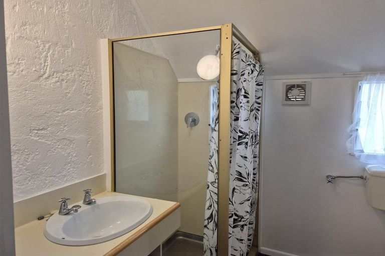 Photo of property in 2b Weranui Road, Waiwera, Orewa, 0994