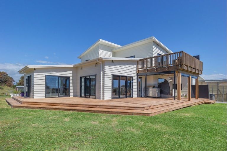Photo of property in 22 Taonui Street, Waitarere Beach, Levin, 5510