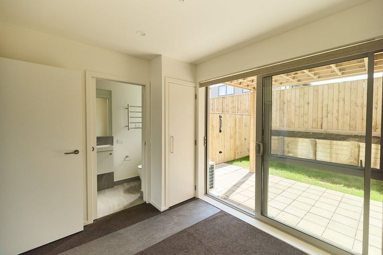 Photo of property in 14 Te Puketoka Lane, Mangere, Auckland, 2022