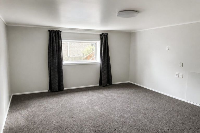 Photo of property in 16 Kinmont Crescent, Kinmont Park, Mosgiel, 9024