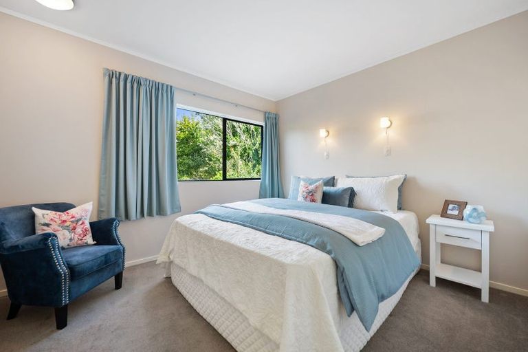 Photo of property in 6 Odin Place, Beach Haven, Auckland, 0626