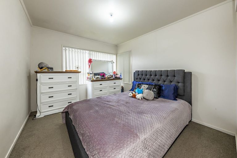 Photo of property in 13 Brent Place, Manurewa, Auckland, 2102