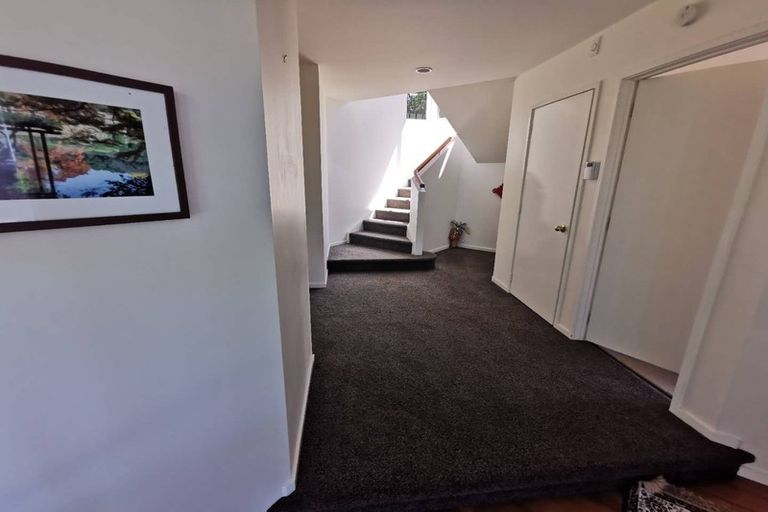 Photo of property in 1/10 Burford Place, Mellons Bay, Auckland, 2014