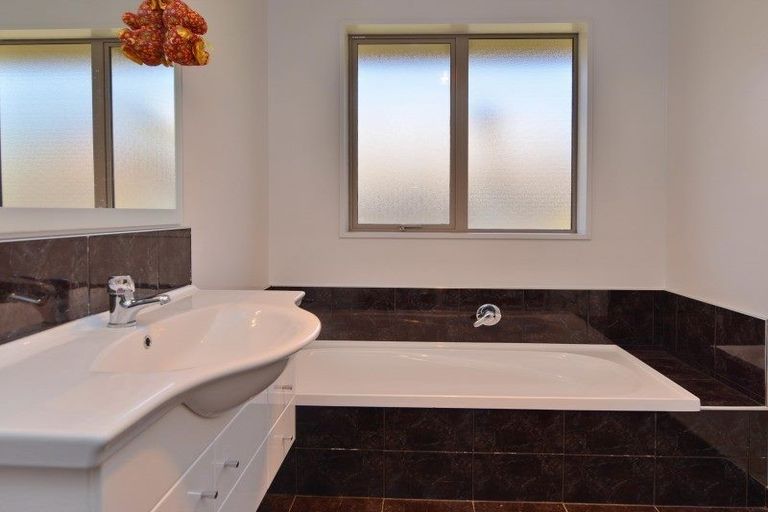 Photo of property in 57 Eaglesome Avenue, Aidanfield, Christchurch, 8025