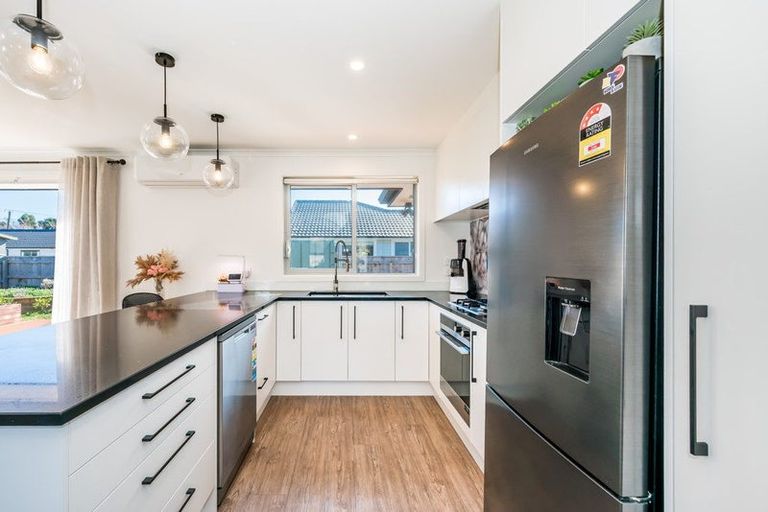 Photo of property in 7 Kikorangi Way, Paraparaumu, 5032