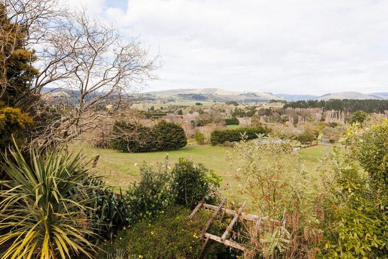 Photo of property in 68 Pacific Drive, Fitzherbert, Palmerston North, 4410