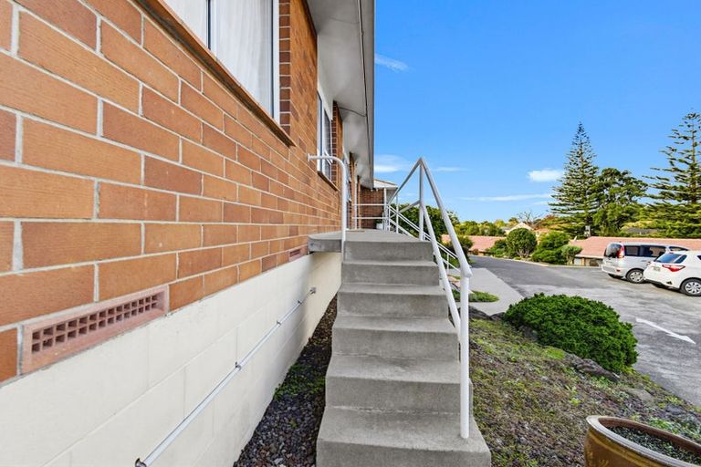Photo of property in 10/16 Willerton Avenue, New Lynn, Auckland, 0600