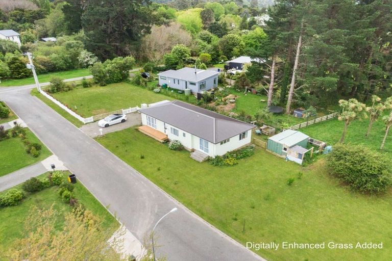 Photo of property in 1 Ataahua Place, Featherston, 5710