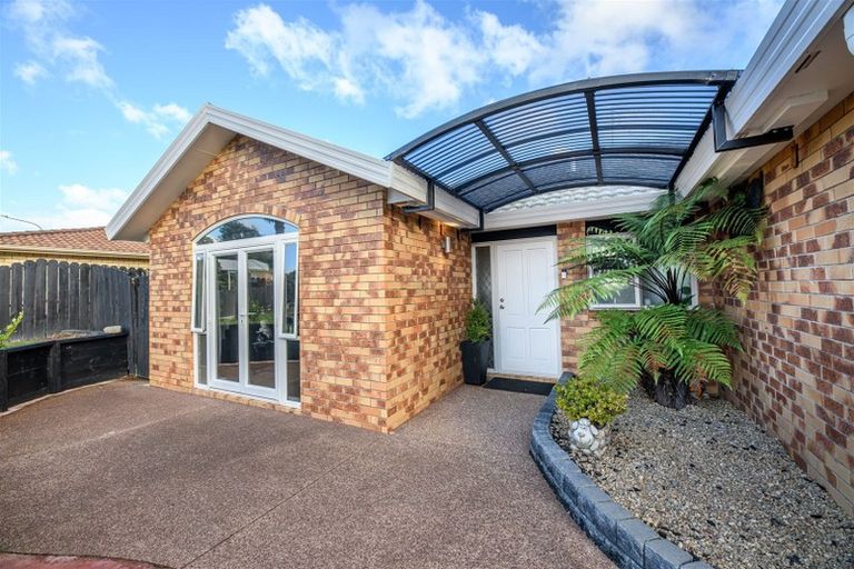 Photo of property in 6 San Bernadino Drive, Henderson, Auckland, 0612