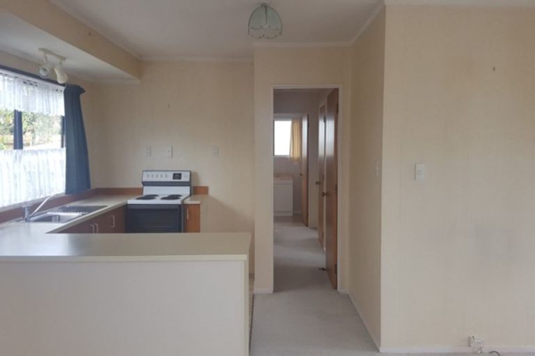 Photo of property in 2/40 Hillcrest Avenue, Hillcrest, Auckland, 0627