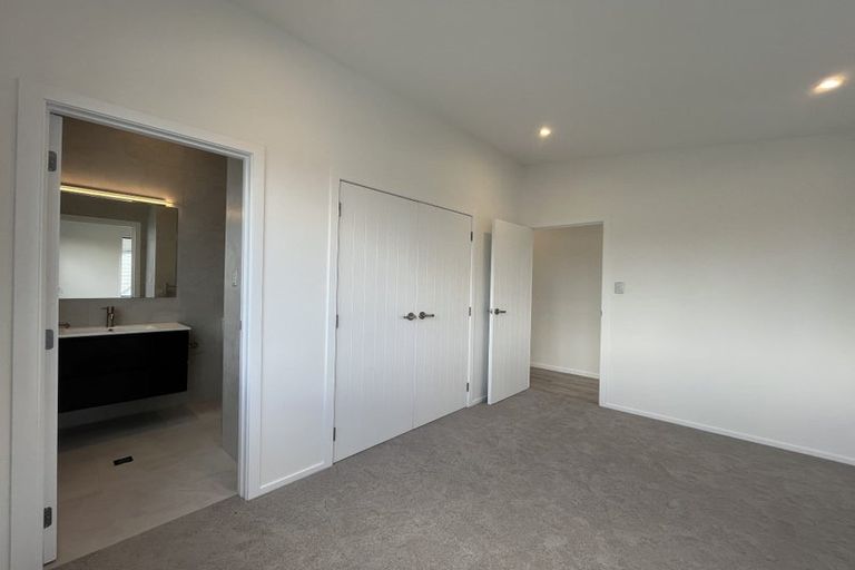 Photo of property in 8/18 Sylvan Crescent, Te Atatu South, Auckland, 0610