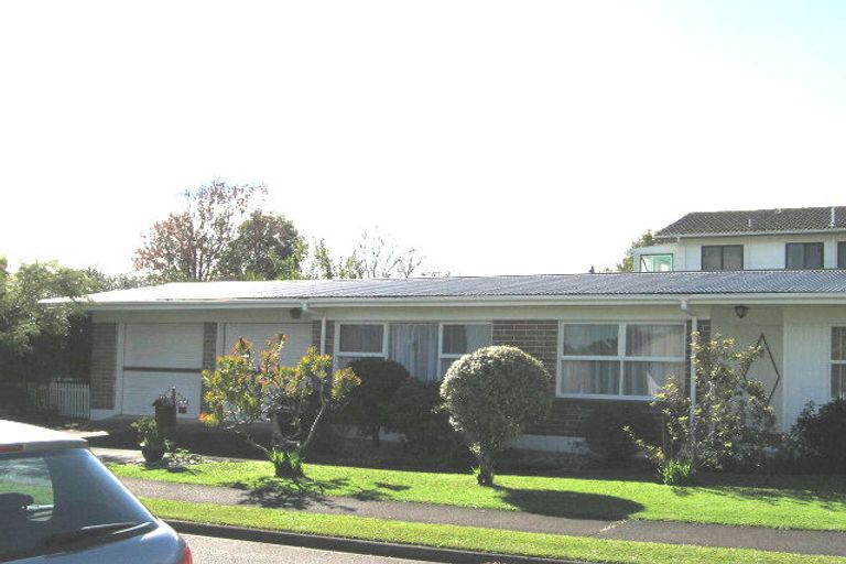 Photo of property in 1 Edgar Pearce Place, Howick, Auckland, 2014