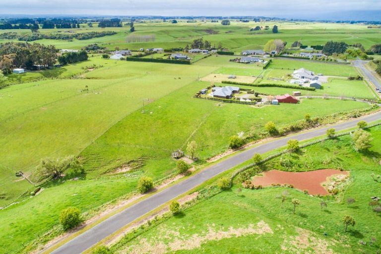 Photo of property in 31 Briarwood Road, Kelvin Grove, Palmerston North, 4470