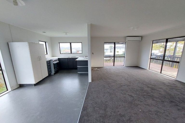 Photo of property in 5 Elisa Lane, Ranui, Auckland, 0612