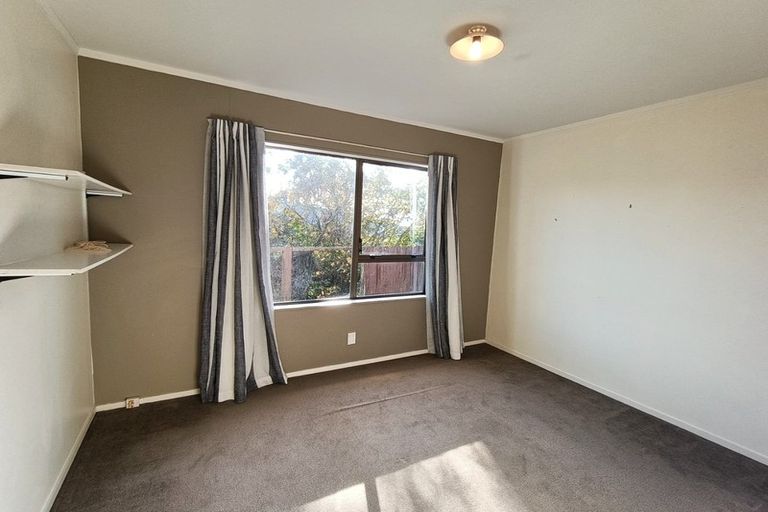 Photo of property in 125 Mark Avenue, Grenada Village, Wellington, 6037