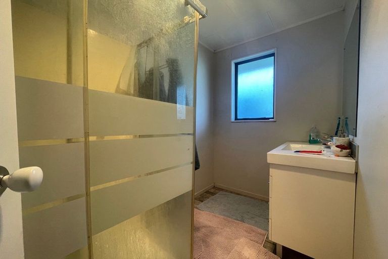 Photo of property in 10 Christmas Road, Manurewa, Auckland, 2102