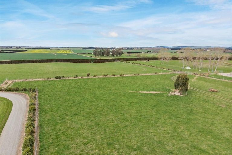 Photo of property in 308 Timaru Road, Waimate, 7978