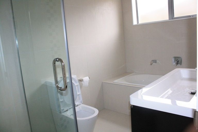 Photo of property in 81 San Valentino Drive, Henderson, Auckland, 0612