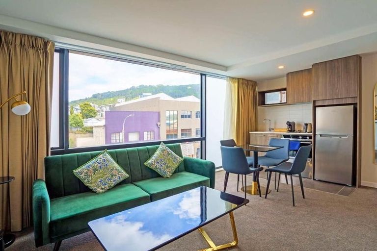 Photo of property in Proximity Apartment Hotel, 172 Thorndon Quay, Pipitea, Wellington, 6011
