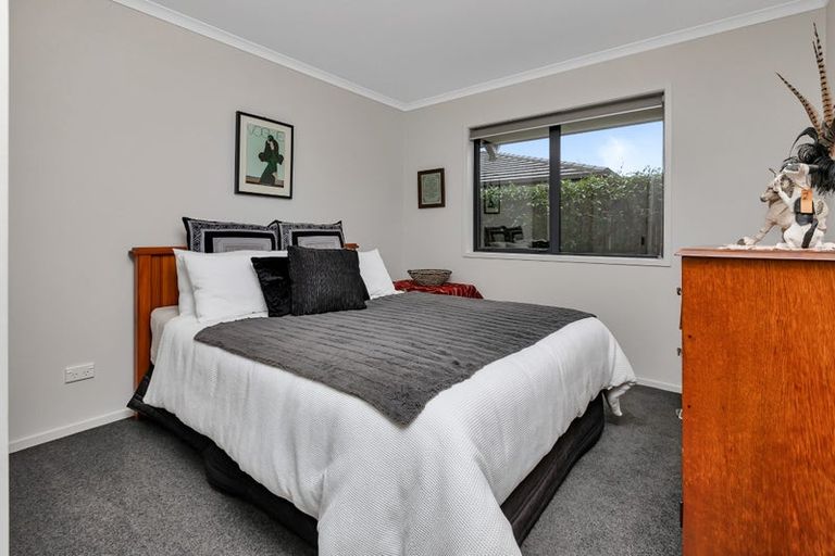 Photo of property in 26 Key West Drive, One Tree Point, 0118