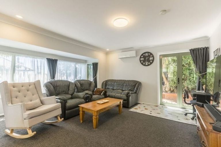 Photo of property in 28 Ruapehu Street, Paraparaumu, 5032