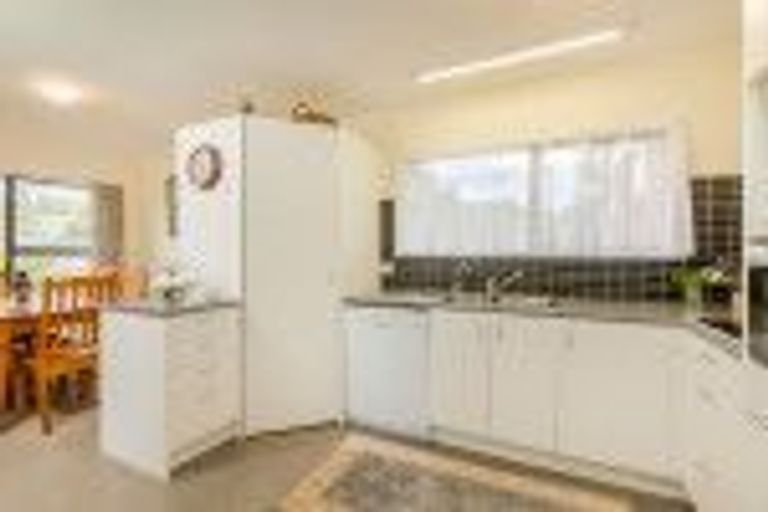 Photo of property in 1/3 Ondine Place, Glenfield, Auckland, 0629