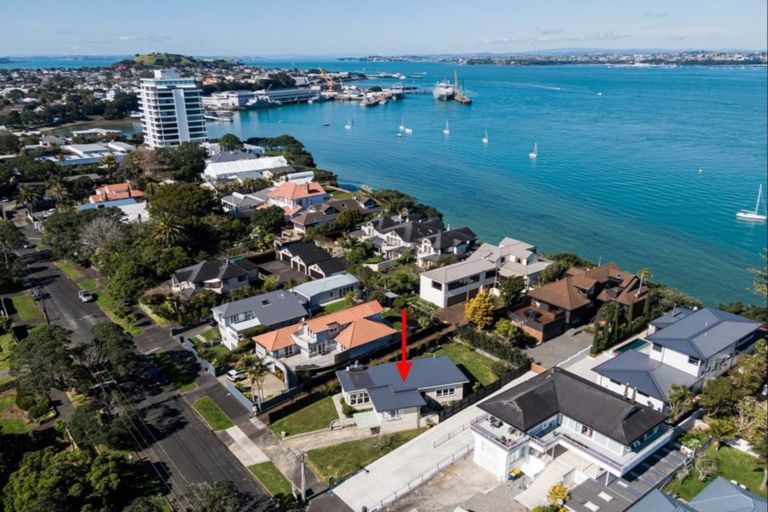 Photo of property in 79 Stanley Point Road, Stanley Point, Auckland, 0624