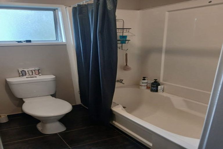 Photo of property in 3 Buisson Glade, West Harbour, Auckland, 0618