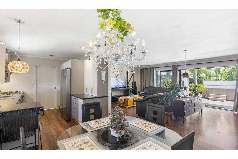 Photo of property in 2/6 Kimdale Place, Totara Heights, Auckland, 2105