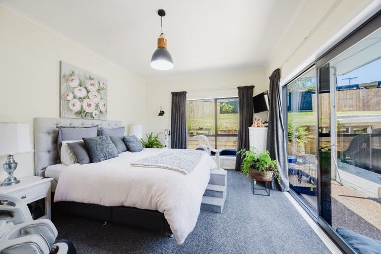 Photo of property in 20 Domain Road, Waipawa, 4210