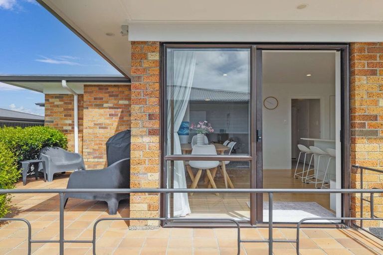 Photo of property in 32 Sandspit Road, Waiuku, 2123