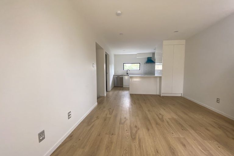 Photo of property in 2/20 Peach Road, Glenfield, Auckland, 0629