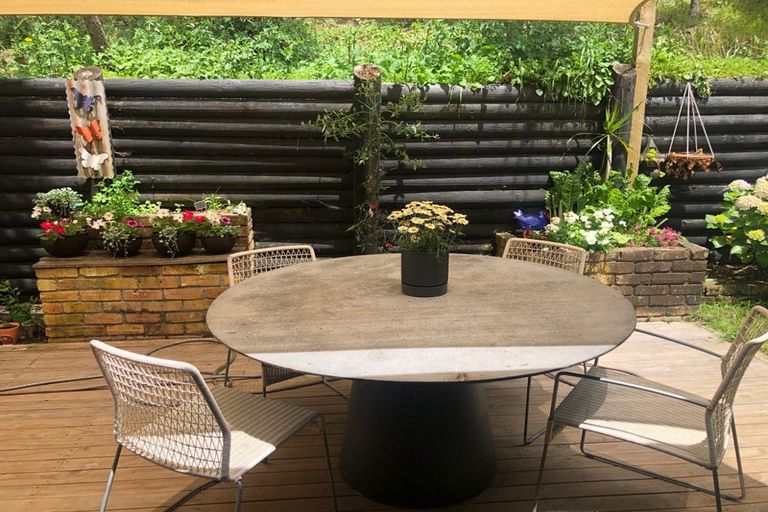 Photo of property in 18 Laingfield Terrace, Laingholm, Auckland, 0604