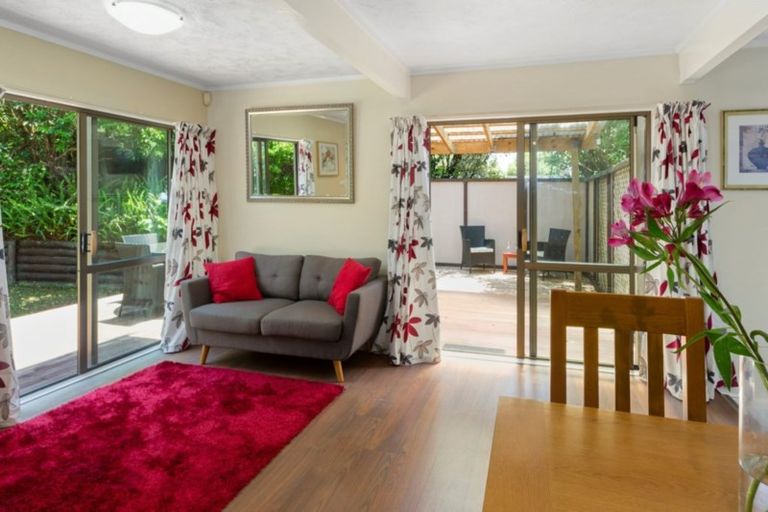 Photo of property in 94 Oaktree Avenue, Browns Bay, Auckland, 0630