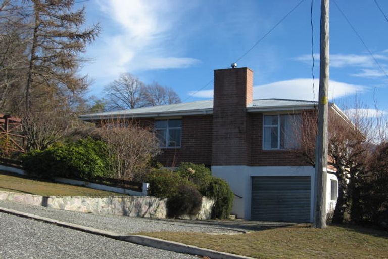Photo of property in 33 Stratford Terrace, Wanaka, 9305