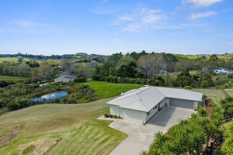 Photo of property in 11 Lupis Way, Kaiwaka, 0573