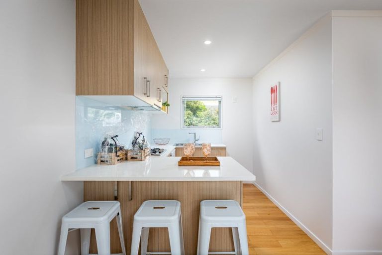 Photo of property in 247a Glenfield Road, Hillcrest, Auckland, 0627