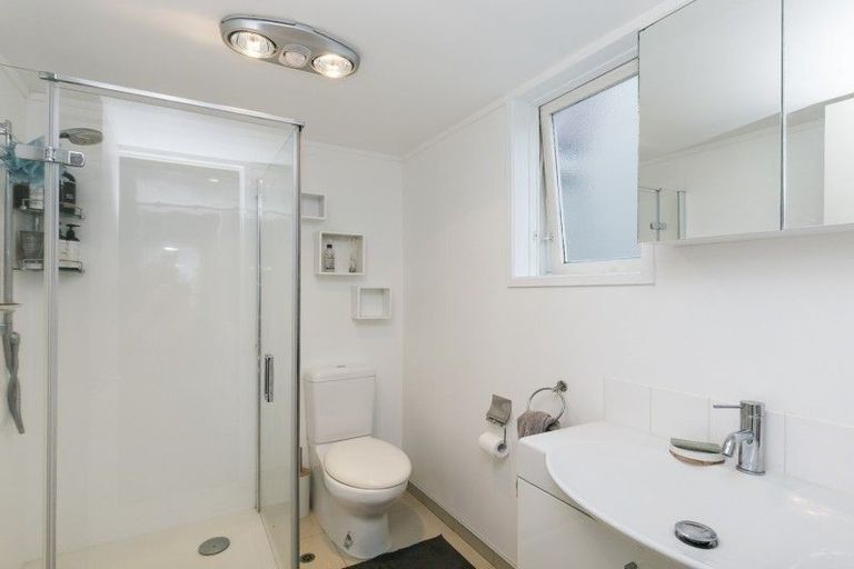 Photo of property in 24 Cottleville Terrace, Thorndon, Wellington, 6011