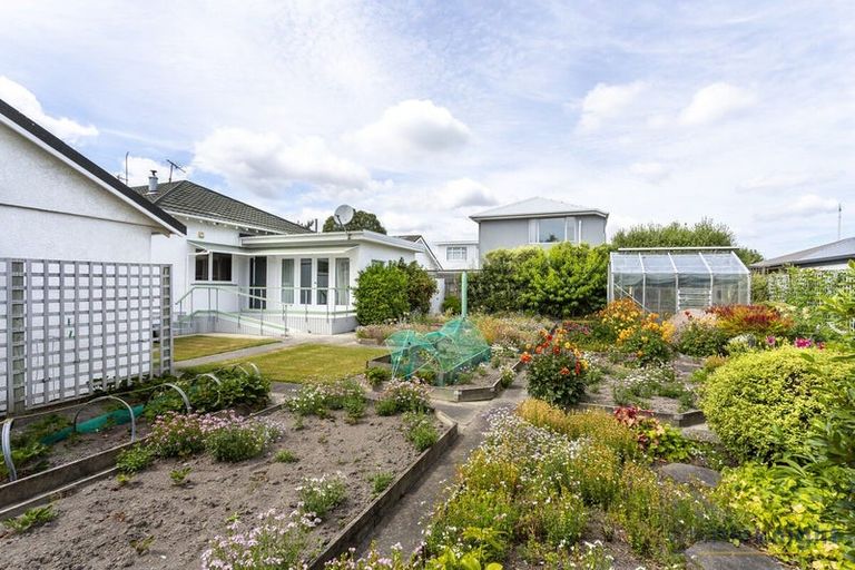 Photo of property in 17 Euston Street, Riccarton, Christchurch, 8041