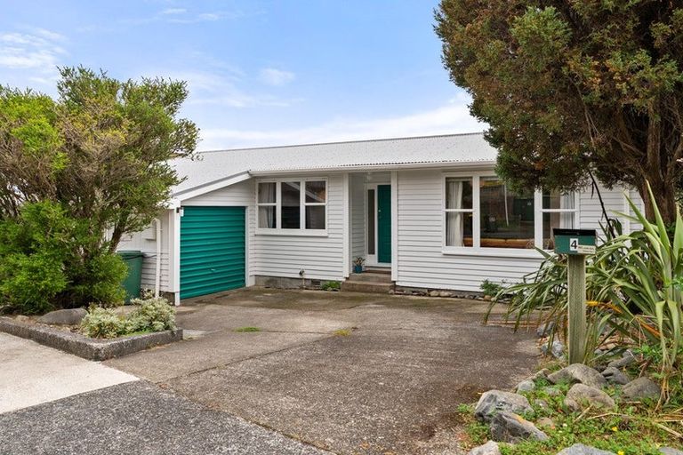 Photo of property in 4 Camrose Grove, Kingston, Wellington, 6021