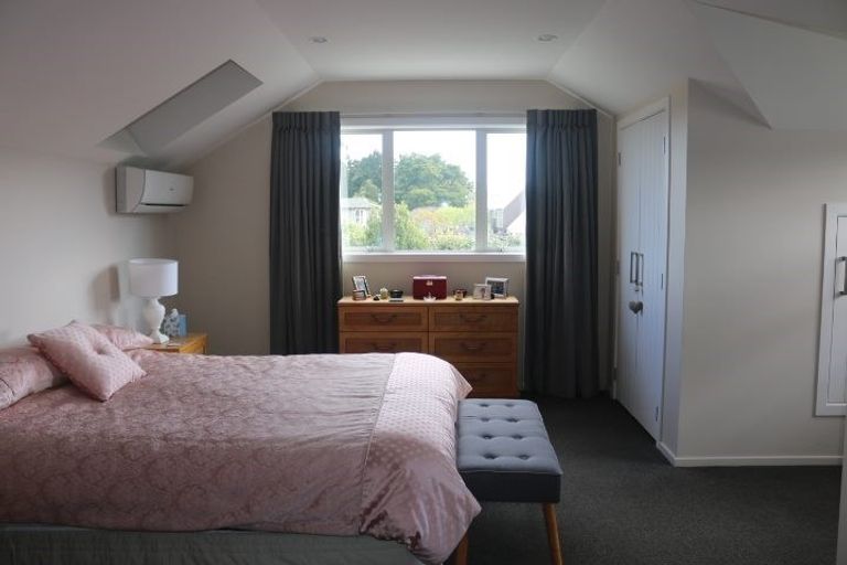 Photo of property in 11 Winston Avenue, Hokowhitu, Palmerston North, 4410