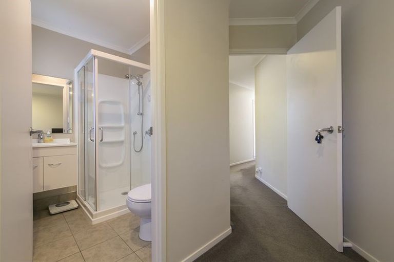 Photo of property in 52b Swanson Road, Henderson, Auckland, 0610