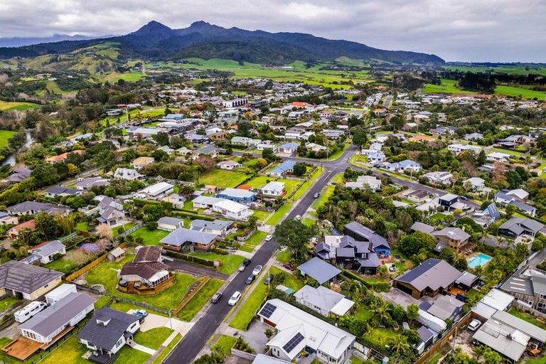 Photo of property in 11a Mace Terrace, Oakura, 4314