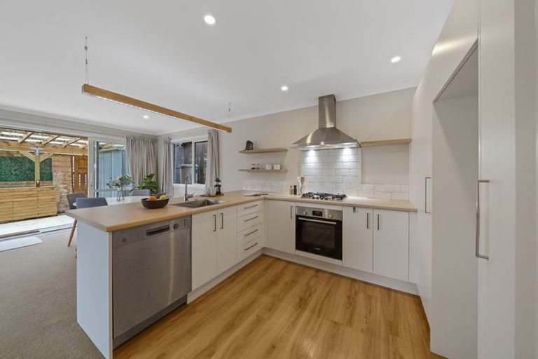 Photo of property in 49a Raroa Terrace, Tawa, Wellington, 5028