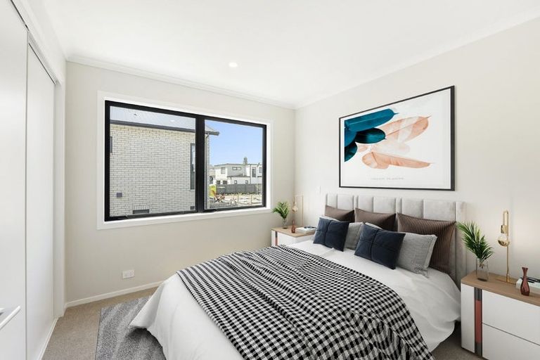 Photo of property in 2/17 Samuel Marsden Place, Whenuapai, Auckland, 0618