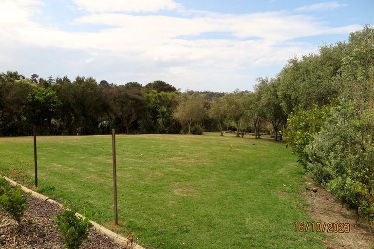 Photo of property in 6a Roberts Road, Matakatia, Whangaparaoa, 0930