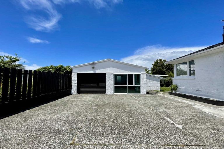 Photo of property in 15 Kensington Place, Fairfield, Hamilton, 3214