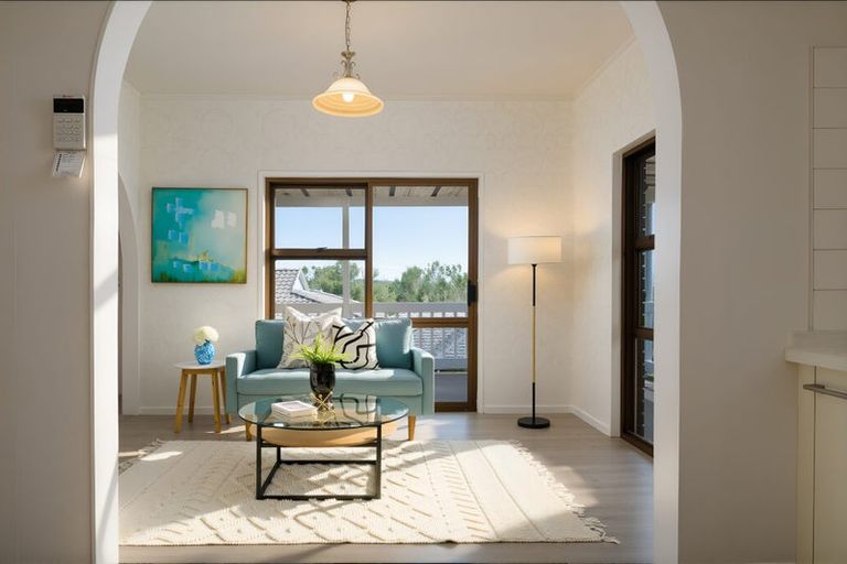 Photo of property in 35d Edmonton Road, Henderson, Auckland, 0612