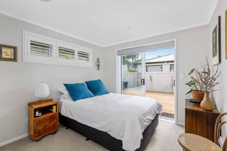 Photo of property in 19 Odlin Lane, Red Beach, 0932